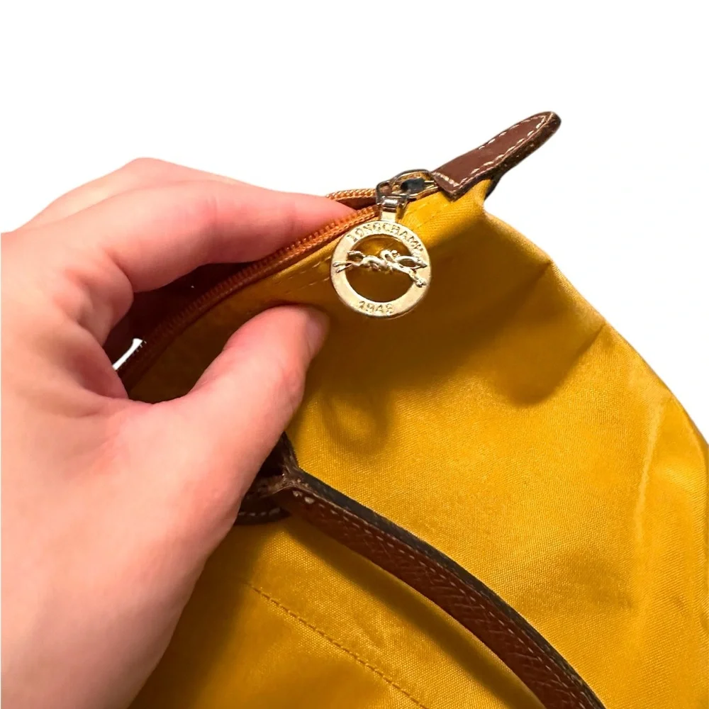 LONGCHAMP MUSTARD YELLOW AND BROWN LEATHER SHOULDER BAG - Picture 7 of 9